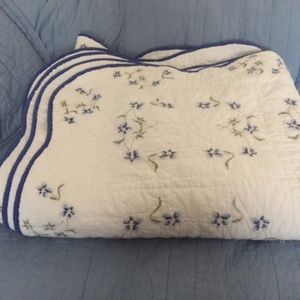 VINTAGE QUILT – Beautiful White Cotton with Blue Cross-Stitched Flowers.